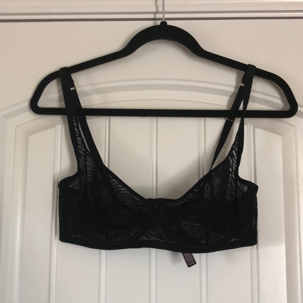 VICTORIA SECRET Black Lace Bra 💕